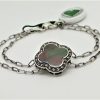 Bracciale a catena con quadrifoglio in madreperla nera e marcassiti griffate. BD0198