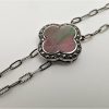Bracciale a catena con quadrifoglio in madreperla nera e marcassiti griffate. BD0198 - immagine 3