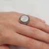 Anello Chevalier con Granati africani e Madreperla.  AD2115 - immagine 2