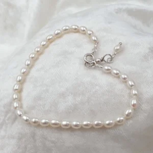 Bracciale con perline ovali d'acqua dolce. BA0410